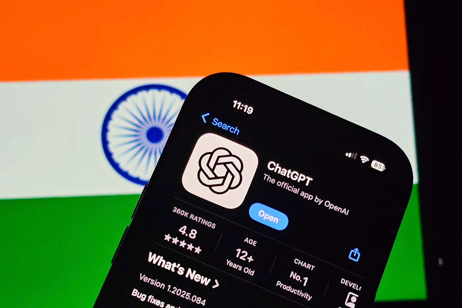 India’s app downloads rebounded to 25.5 billion in 2025, fueled by AI assistants and microdrama boom