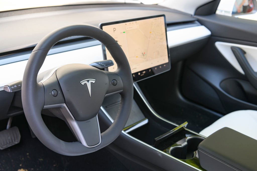 Tesla will only offer subscriptions for Full Self-Driving (Supervised) going forward